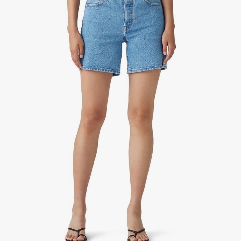 Levi's 501 Mid Thigh Jean Short Women’s NWOT